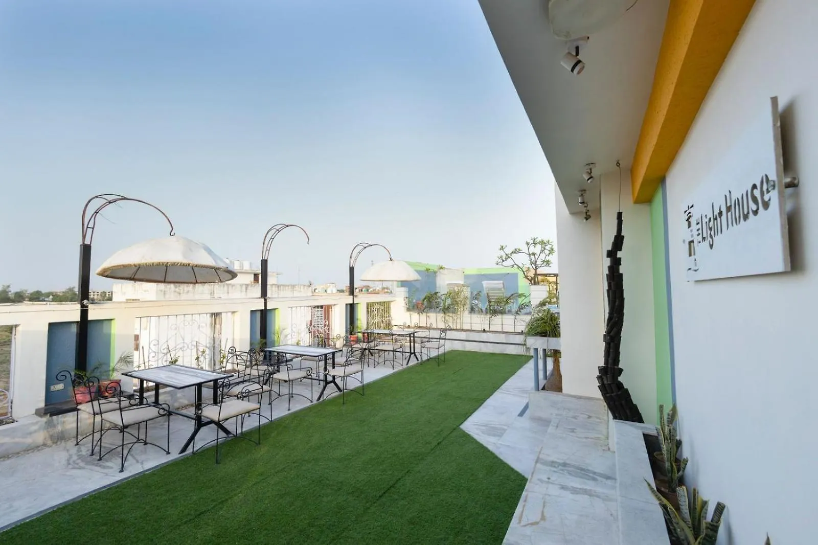 Hotel Sahibs Lighthouse - Swimming Pool Agra  4*, Agra (Uttar Pradesh)