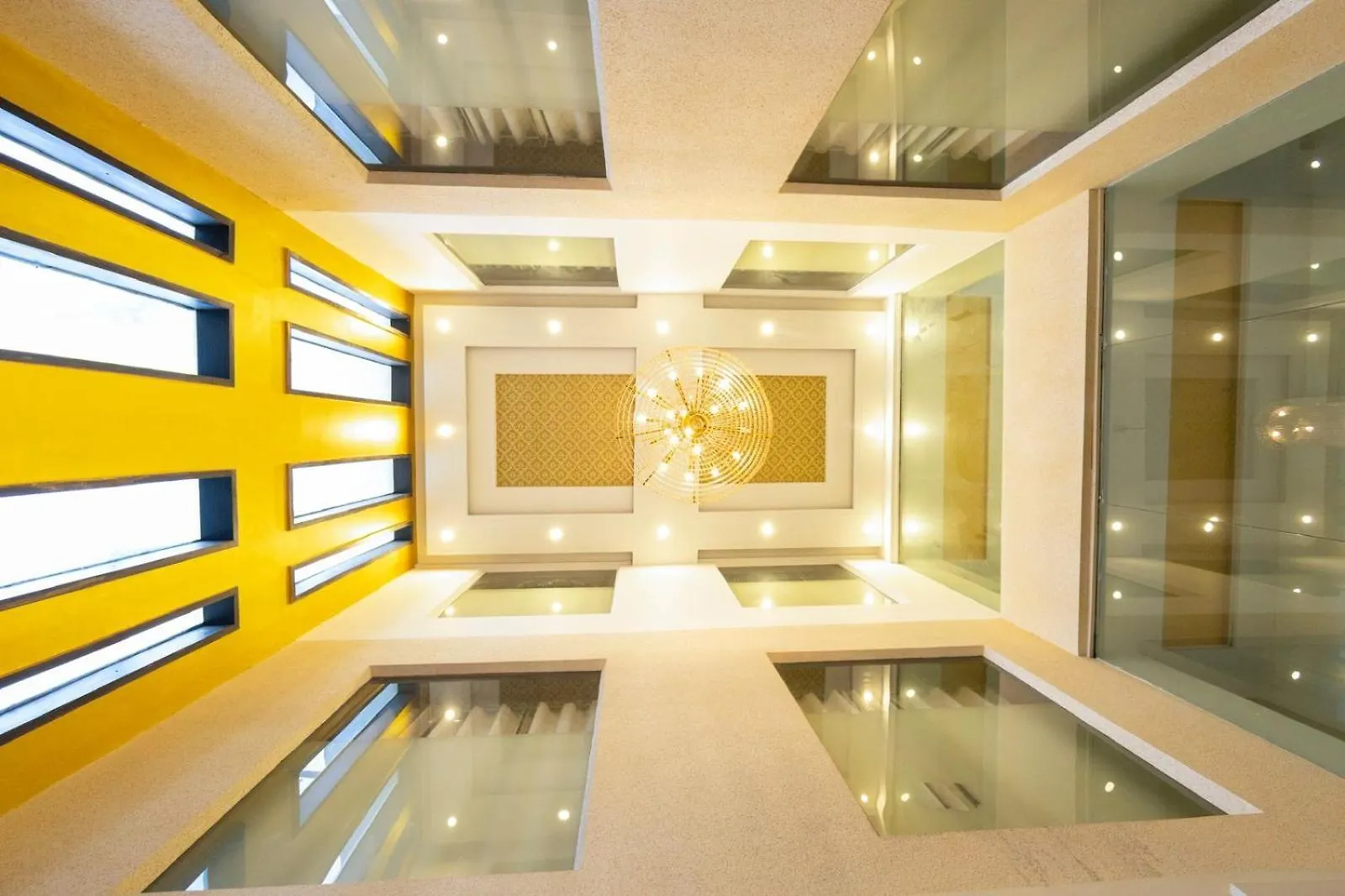 Hotel Sahibs Lighthouse - Swimming Pool Agra